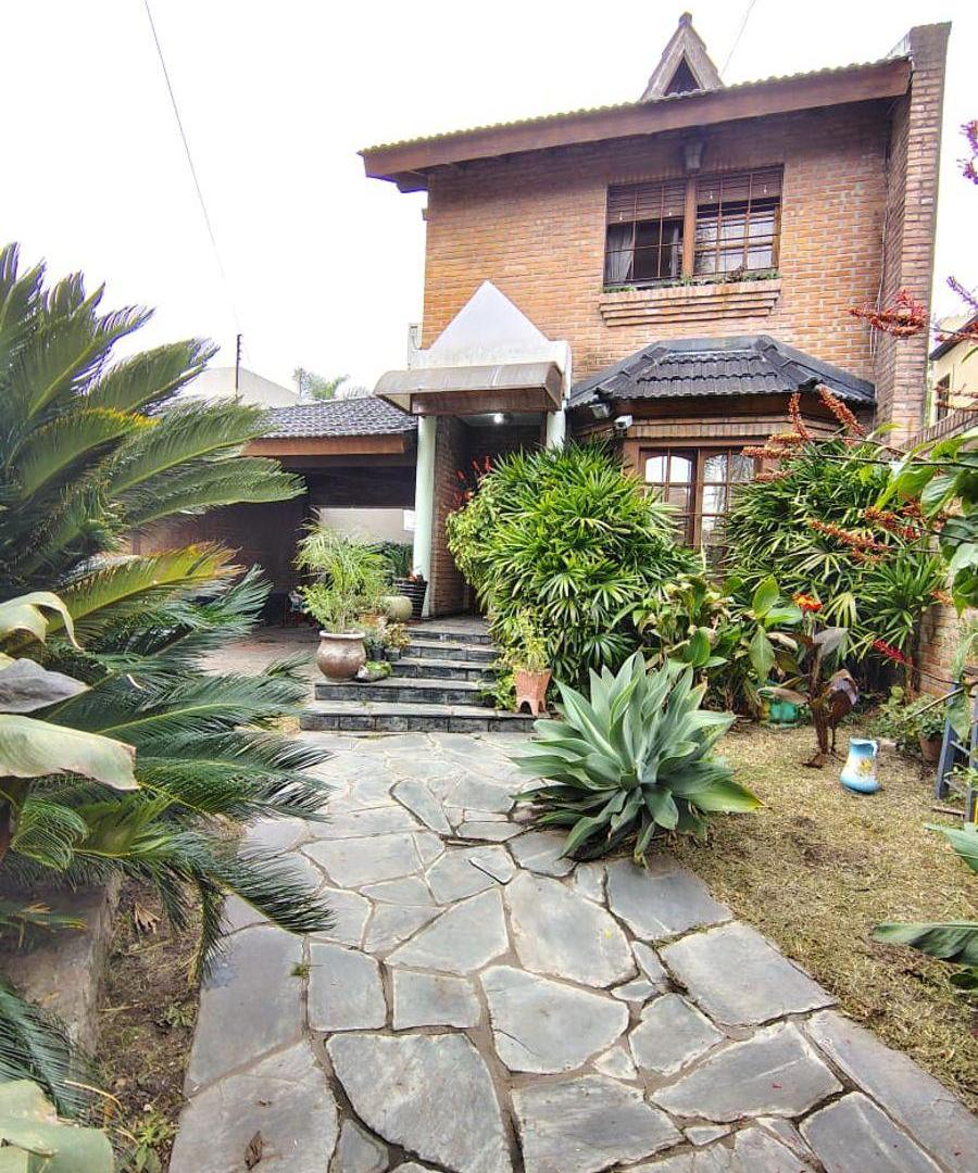 Casa Cinco Ambientes en venta, Castelar Norte