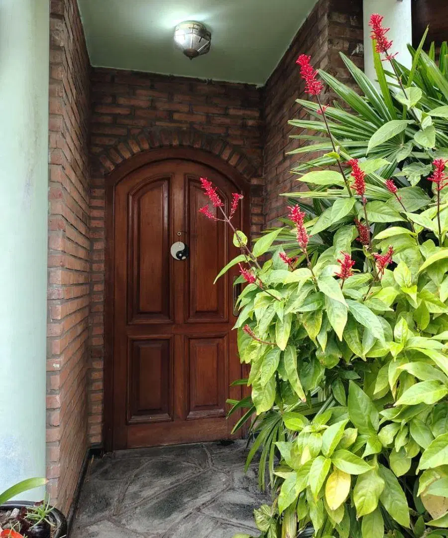 Casa Cinco Ambientes en venta, Castelar Norte 8
