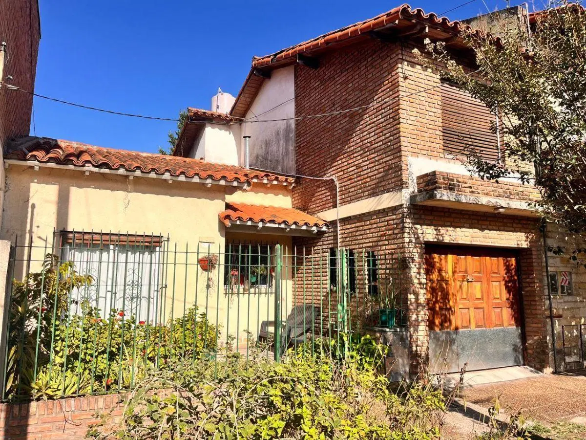 Casa en Venta, Cuatro Ambientes, con Cochera, Ituzaingó, cerca de la Estación, Apta Crédito 2