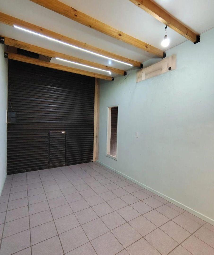 Foto de Alquileres de Locales Comerciales Calle Blas Parera, imagen 5