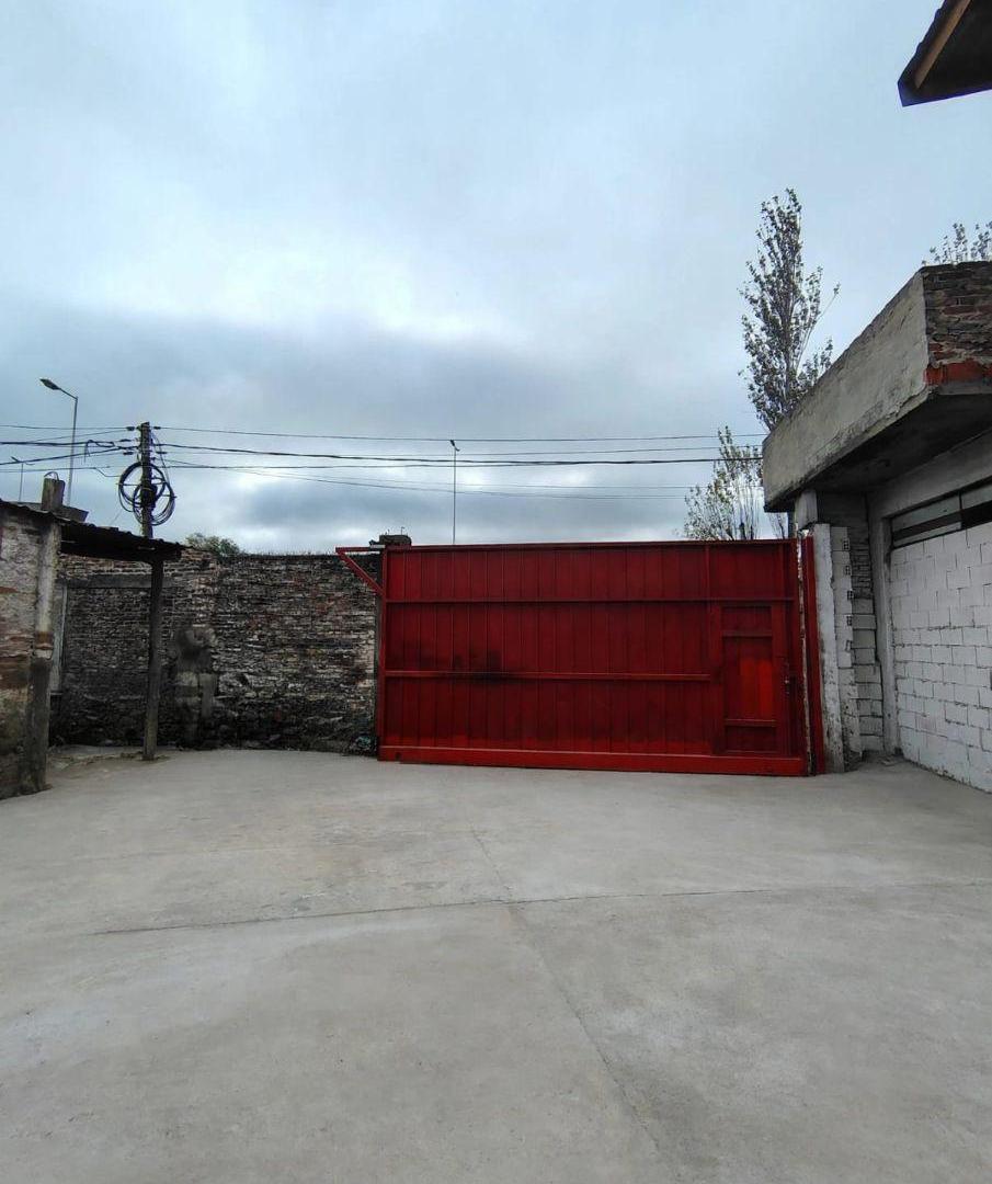 Foto de Galpón Industrial de 878m² en Alquiler, Colectora esq. Carlos Casares, imagen 3