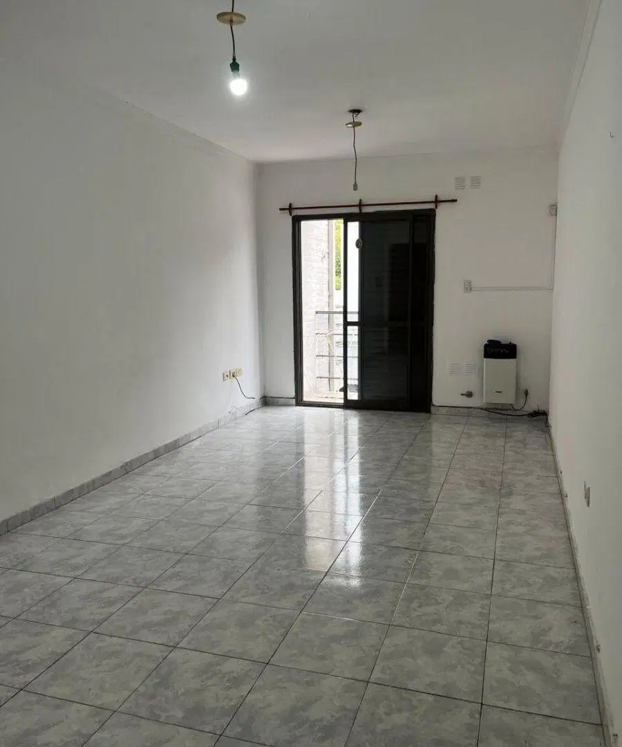 BARRIO SUR 2 DORMITORIO PATIO Y BALCON. 4