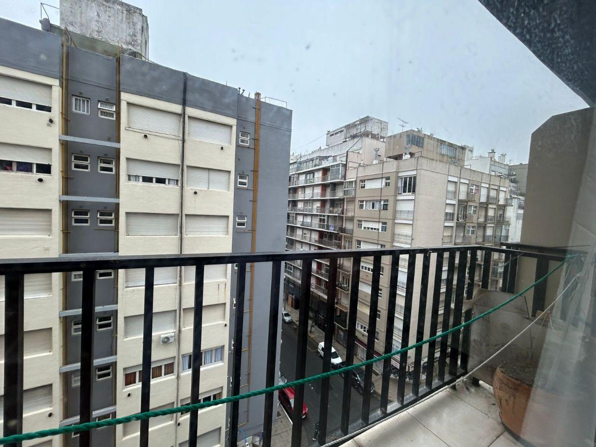 Foto de Oportunidad! Depto 3 amb. Zona Plaza Colón. A la calle muy luminoso!, imagen 1