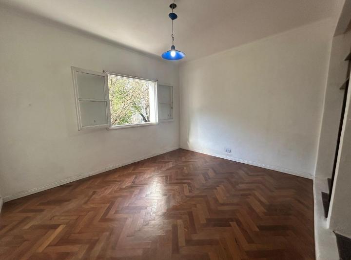 3 AMBIENTES CON BALCON ,2º PISO X ESCALERA. 62 M2.TOTALES 1