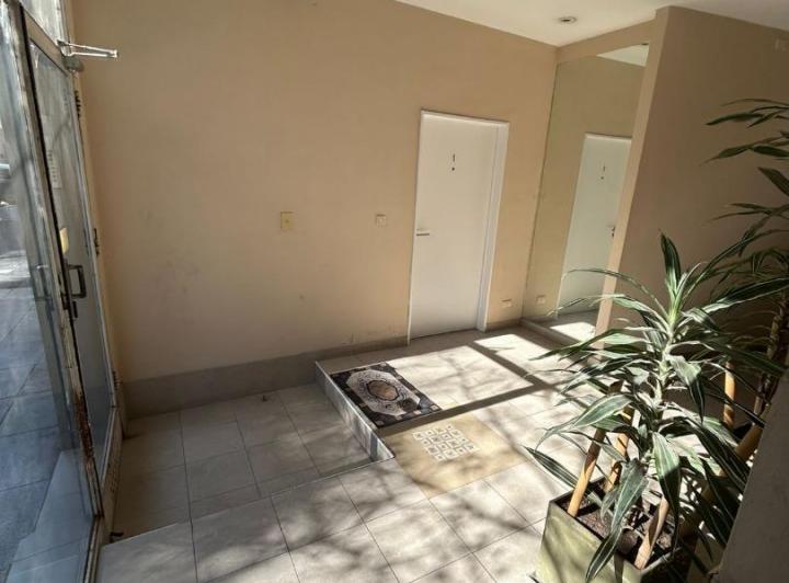 2 AMBIENTES 1º PISO X ESCALERA.TERRAZA PROPIA  5X4 PARRILLA 3