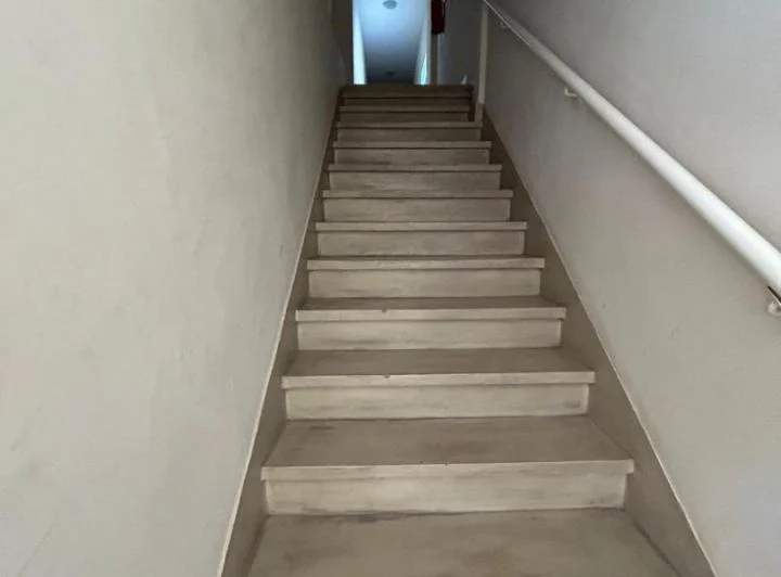 2 AMBIENTES 1º PISO X ESCALERA.TERRAZA PROPIA  5X4 PARRILLA 1