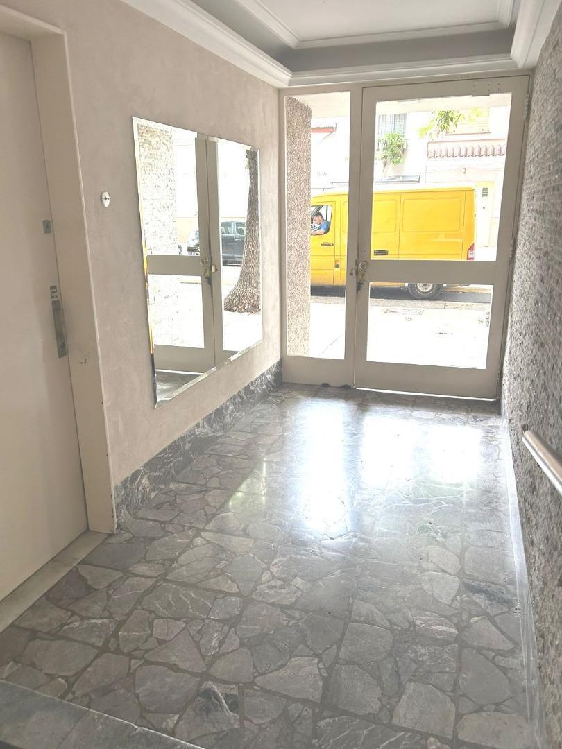 2 AMBIENTES 48 M2 .INTERNO. COC 2.8 X 2.3. LAVADERO INDEP.