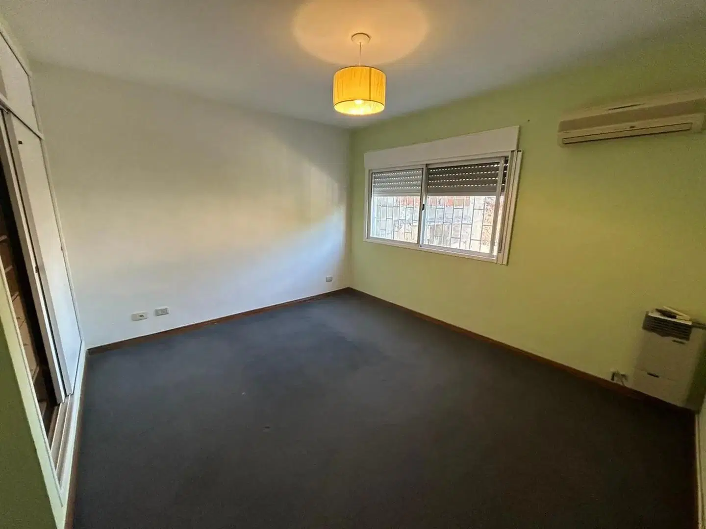 TRIPLEX 151 M2. 3 PLANTAS . 3 BAÑOS . COCHERA 4.9 X 2.5 8