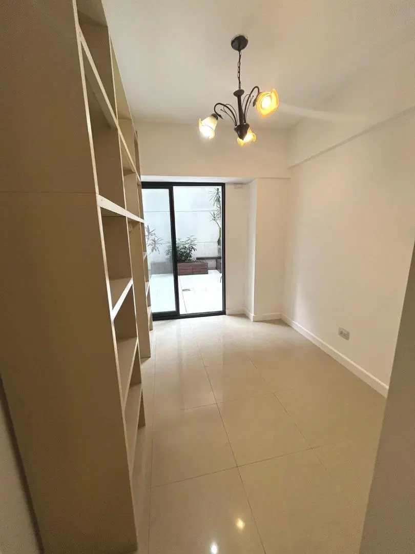 3 AMBIENTES 2 BAÑOS COMPLETOS. PATIO 8 X 4 CON PARRILLA 2