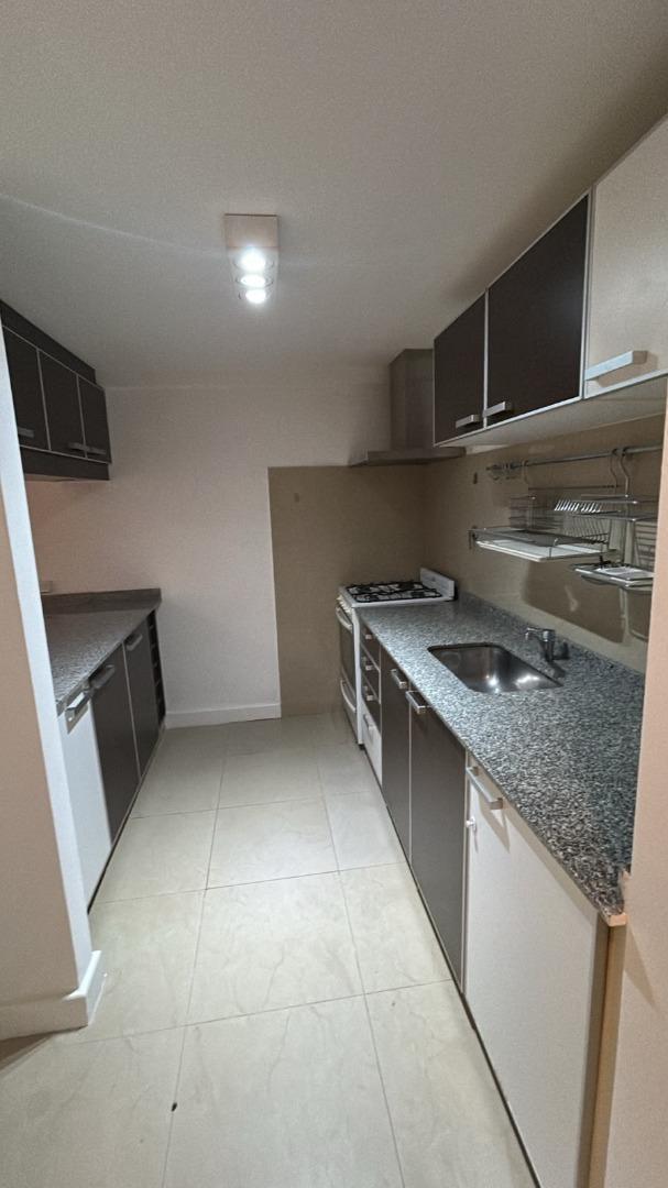 Foto de 3 AMBIENTES 2 BAÑOS COMPLETOS. PATIO 8 X 4 CON PARRILLA, imagen 1