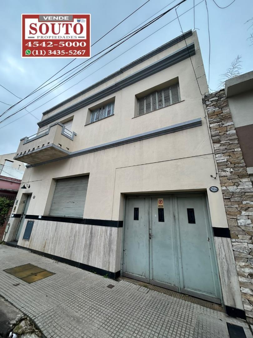 Foto de P.H 4 AMBIENTES 2 BAÑOS GARAGE 6.2 X 2.5.PATIO 8X3 T/ 132 m2, imagen 1