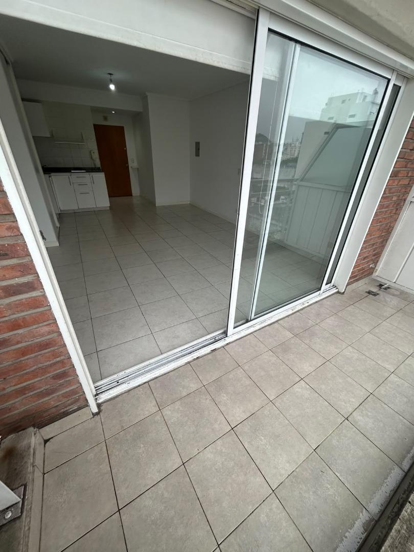 Foto de 1 AMB 32 M2 15 AÑOS .7º PISO A LA CALLE APTO PROFESIONAL, imagen 4