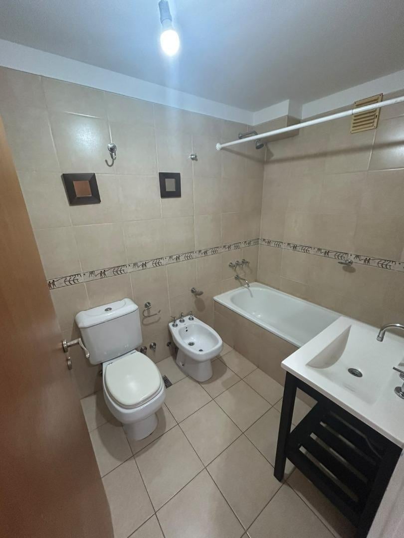 Foto de 1 AMB 32 M2 15 AÑOS .7º PISO A LA CALLE APTO PROFESIONAL, imagen 3