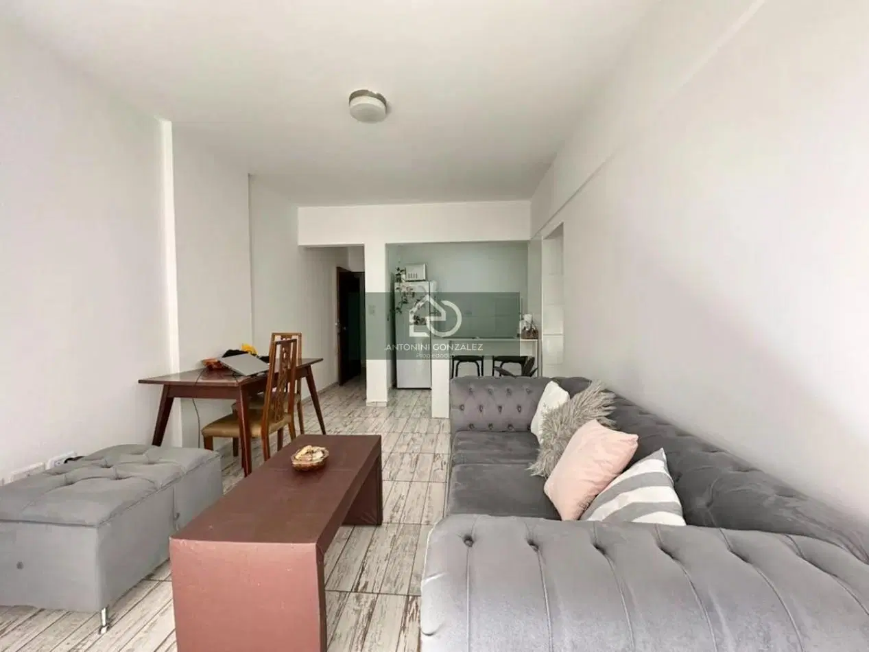 Departamento 2 Ambientes al Frente en Escalada 120 | Balcon Propio | Terraza y Laundry 2