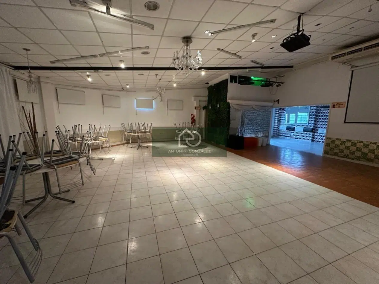 Local para Eventos Oficinas o Deposito en Ituzaingo Norte | 180m² | Equipado 4