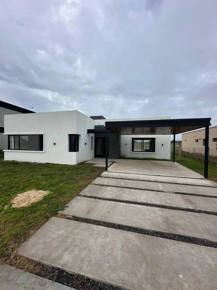 Venta casa 4 ambientes barrio cerrado lujan 4