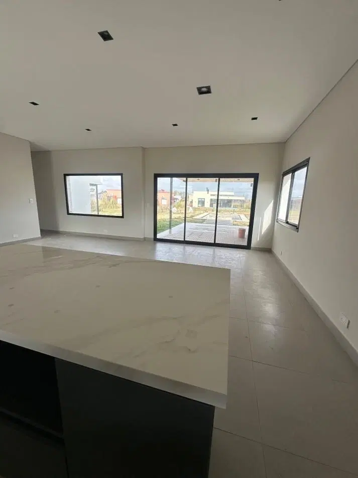 Casa a estrenar 4 ambientes en barrio los juncos. 3