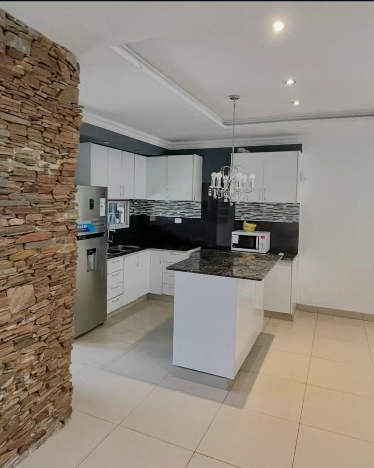 Foto de Casa 4 ambientes, cochera parrilay pileta en Padua., imagen 2