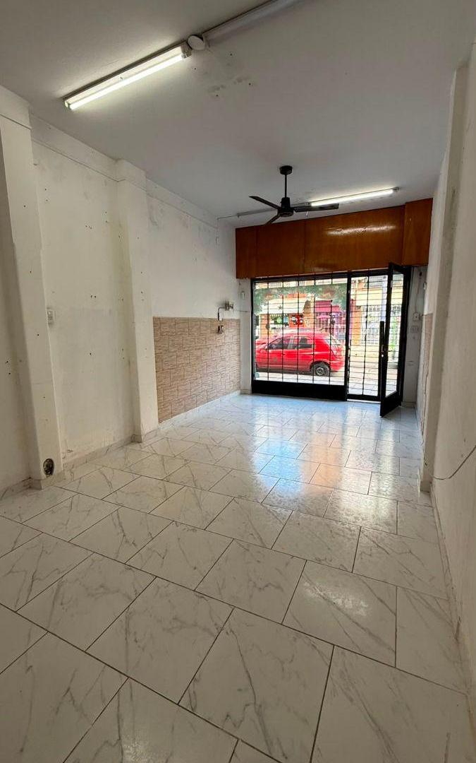 Foto de Alquiler comercial Castelar Sur, imagen 1