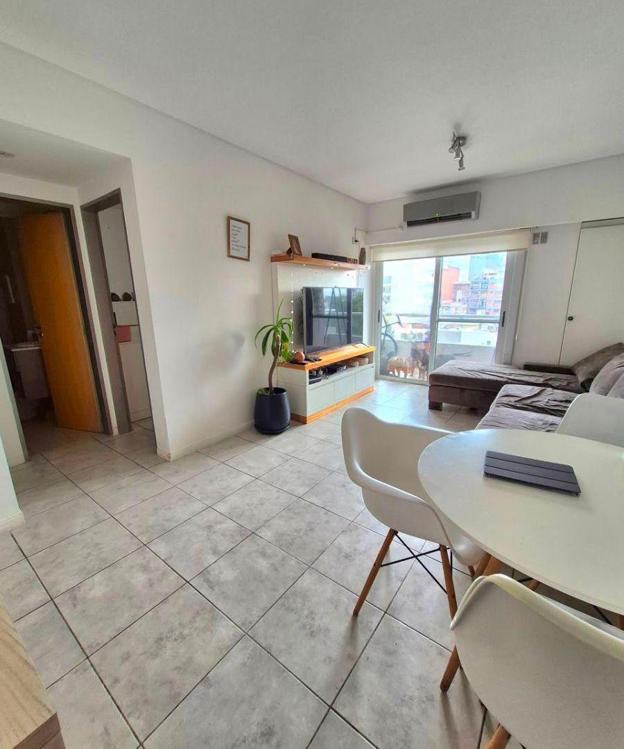 Foto de Venta departamento de 2 ambientes con cochera en Castelar – Apto crédito, imagen 2