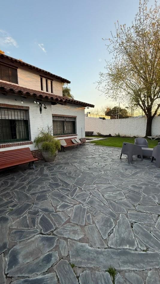 Foto de Casa 6 ambientes con parque y pileta., imagen 4