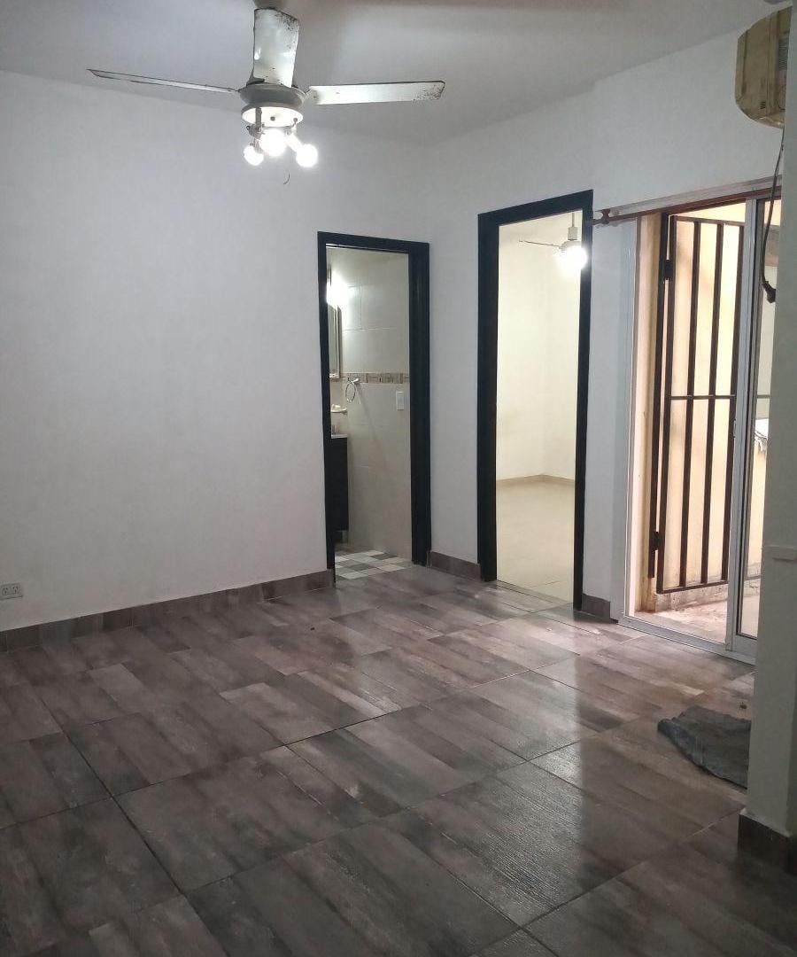 Foto de DEPARTAMENTO 2 AMB P.B. PATIO, imagen 3