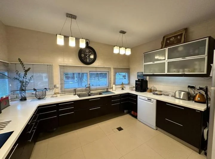B° DALVIAN MAGNIFICA CASA A LA VENTA, A MTS DE PUERTA 5 3
