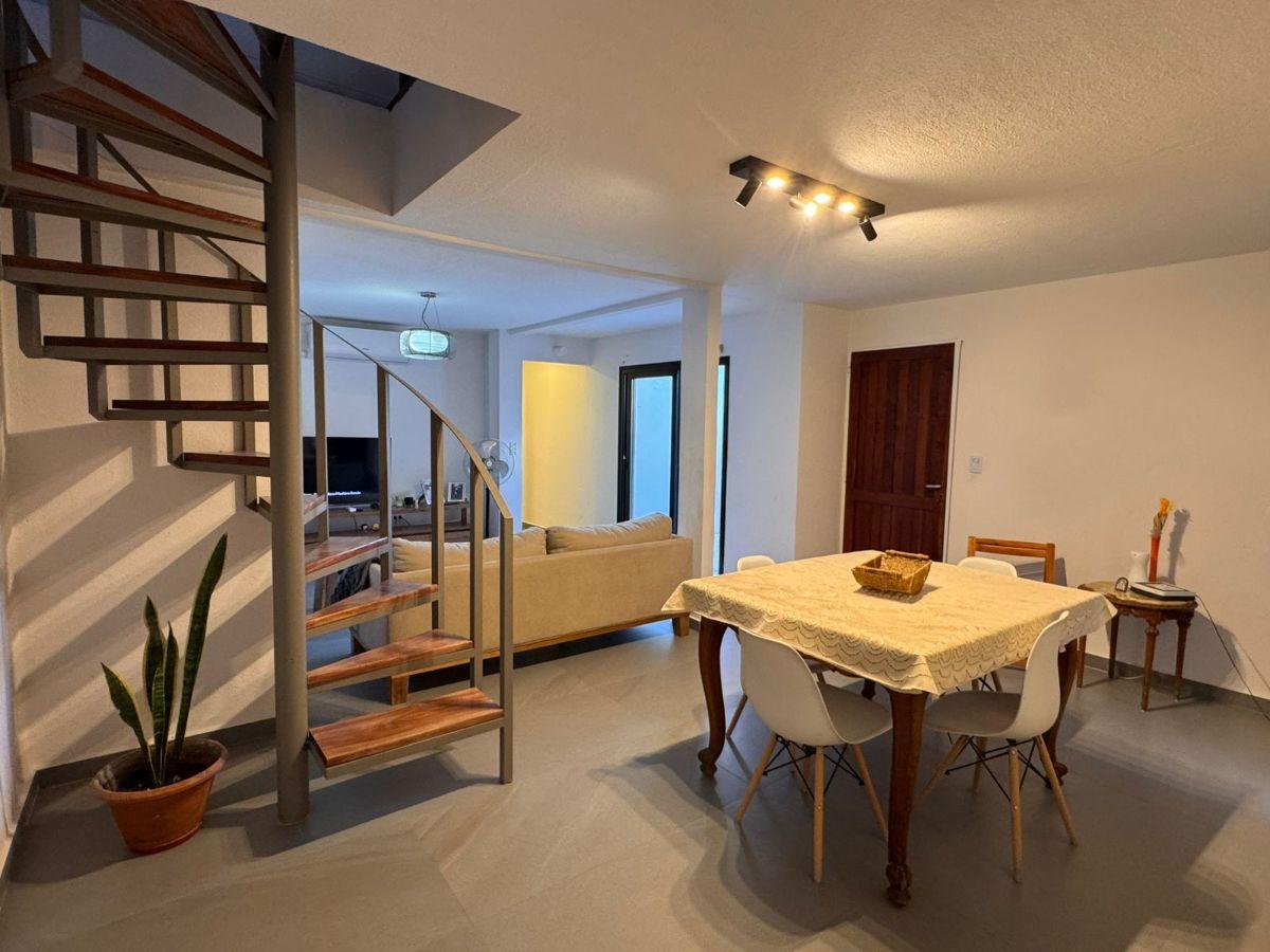 APTA CREDITO HERMOSA CASA 2 PISOS RECICLADA A 1' DE PALMARES Y DE CORREDOR EN B° FUCHS