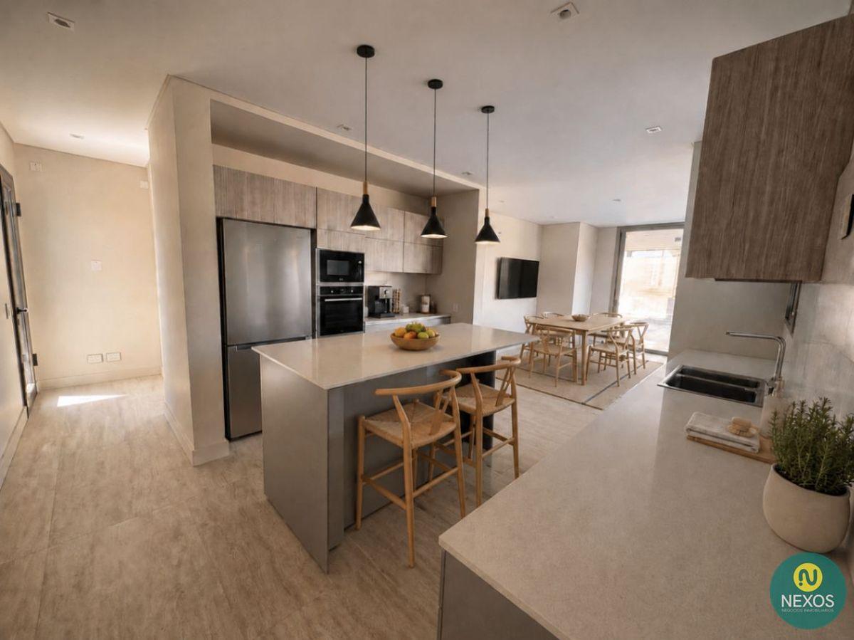 Foto de Venta de Espectacular Casa a Estrenar en B° Mendoza Norte Country Club, imagen 2
