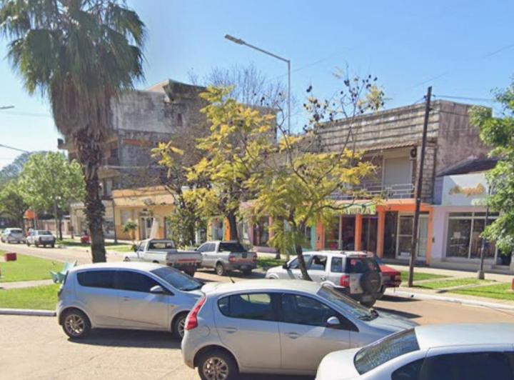 Local comercial + casa en Monte Caseros, Corrientes 1