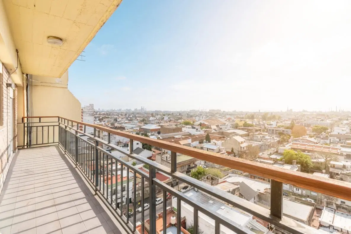 Casa 4 ambientes venta  Sarandí 2