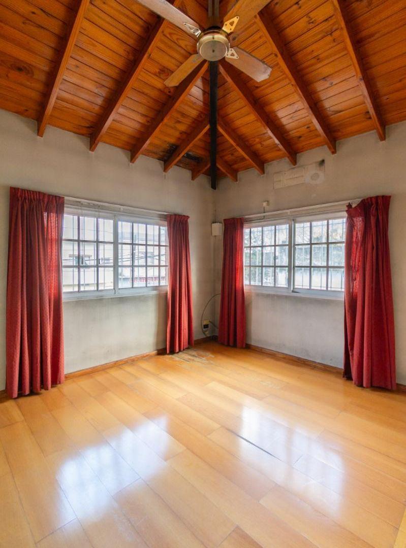 Foto de Casa 3 Ambientes Venta Santos Lugares, imagen 2
