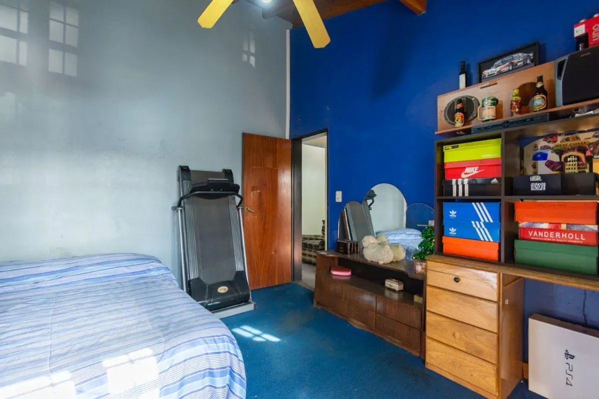Casa en venta de 3 dormitorios c/ cochera en Isidro Casanova 4