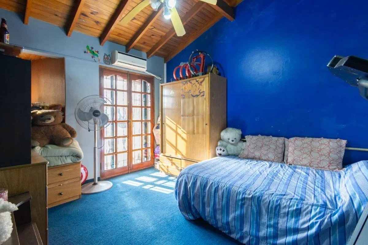 Casa en venta de 3 dormitorios c/ cochera en Isidro Casanova 1
