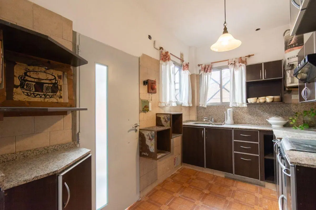 Casa en alquiler de 1 dormitorio en Castelar 2