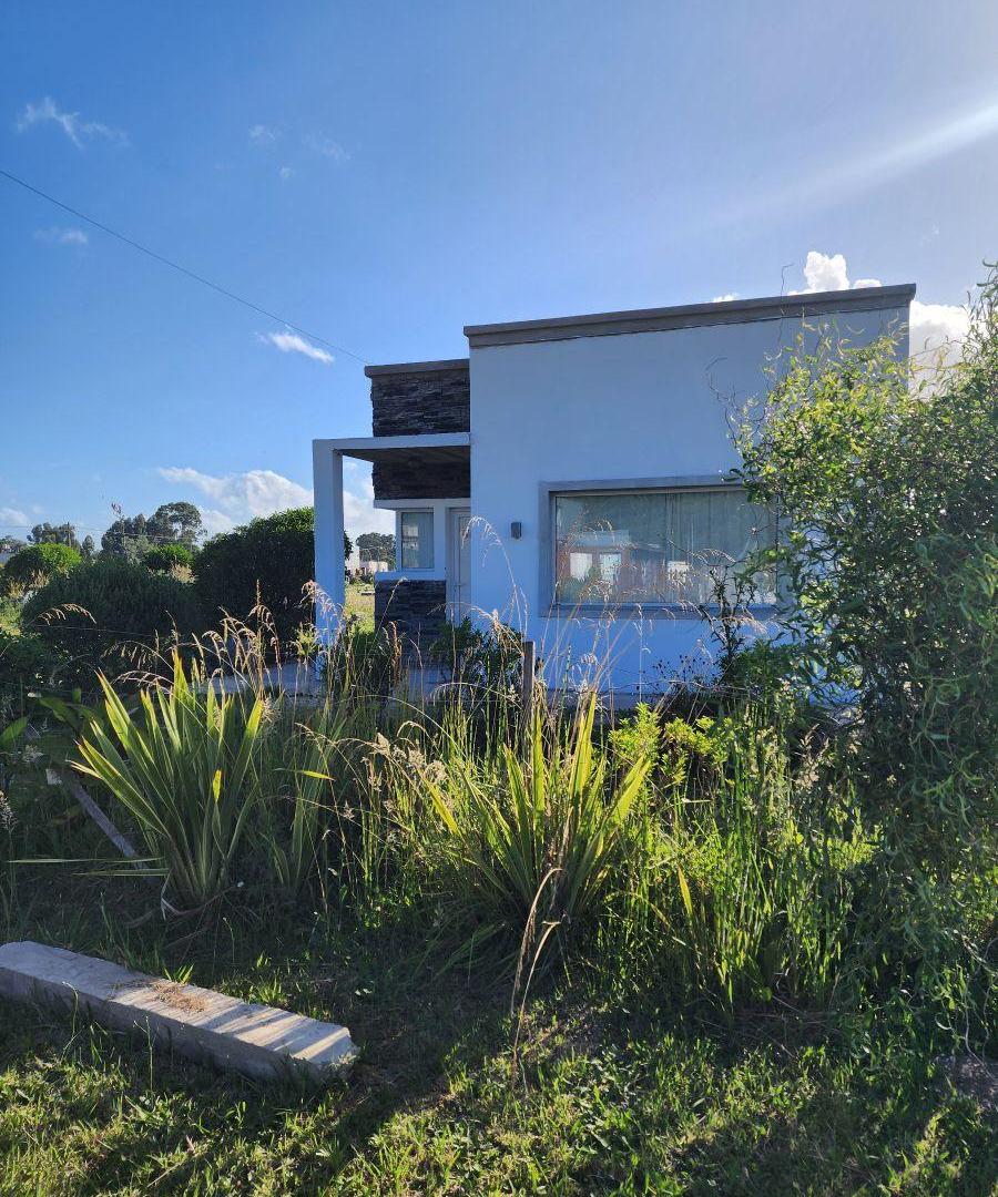Venta de Excelente casa nueva en Parque Bristol