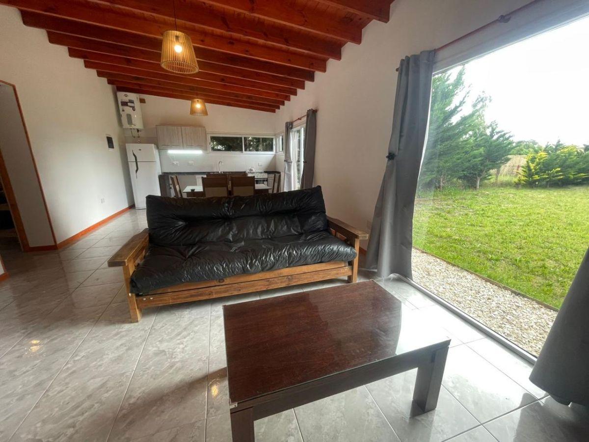 Excelente Chalet a estrenar en venta en Miramar. Barrio Las Lomas.
