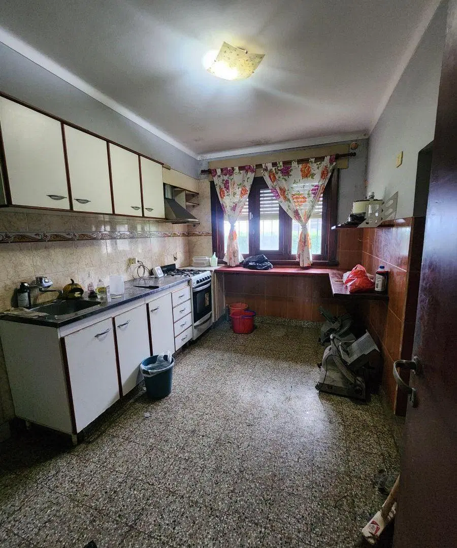 Chalet a reciclar en Copacabana + departamento 2 ambientes 4