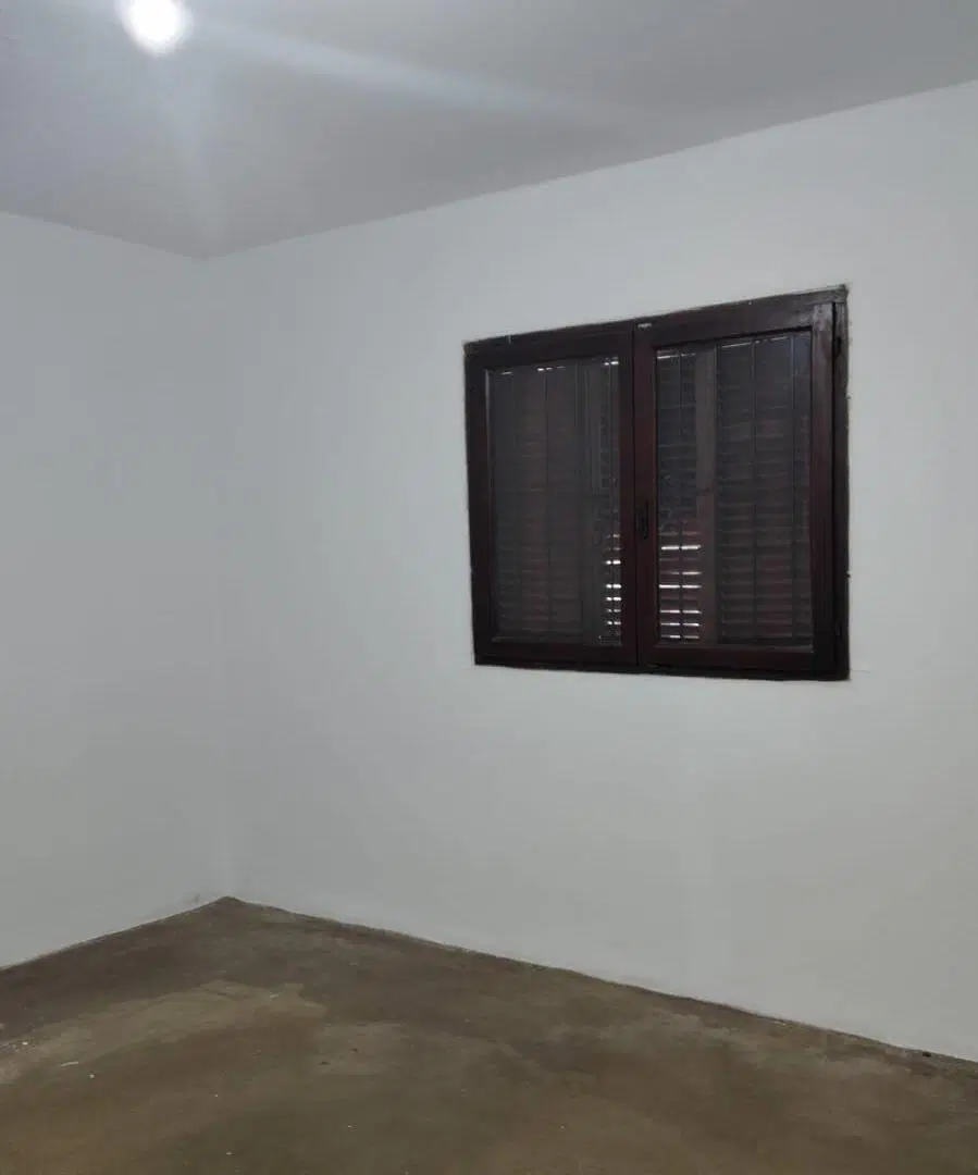 ALQUILO CASA DOS DORMITORIOS EN BARRIO URQUIZA 3