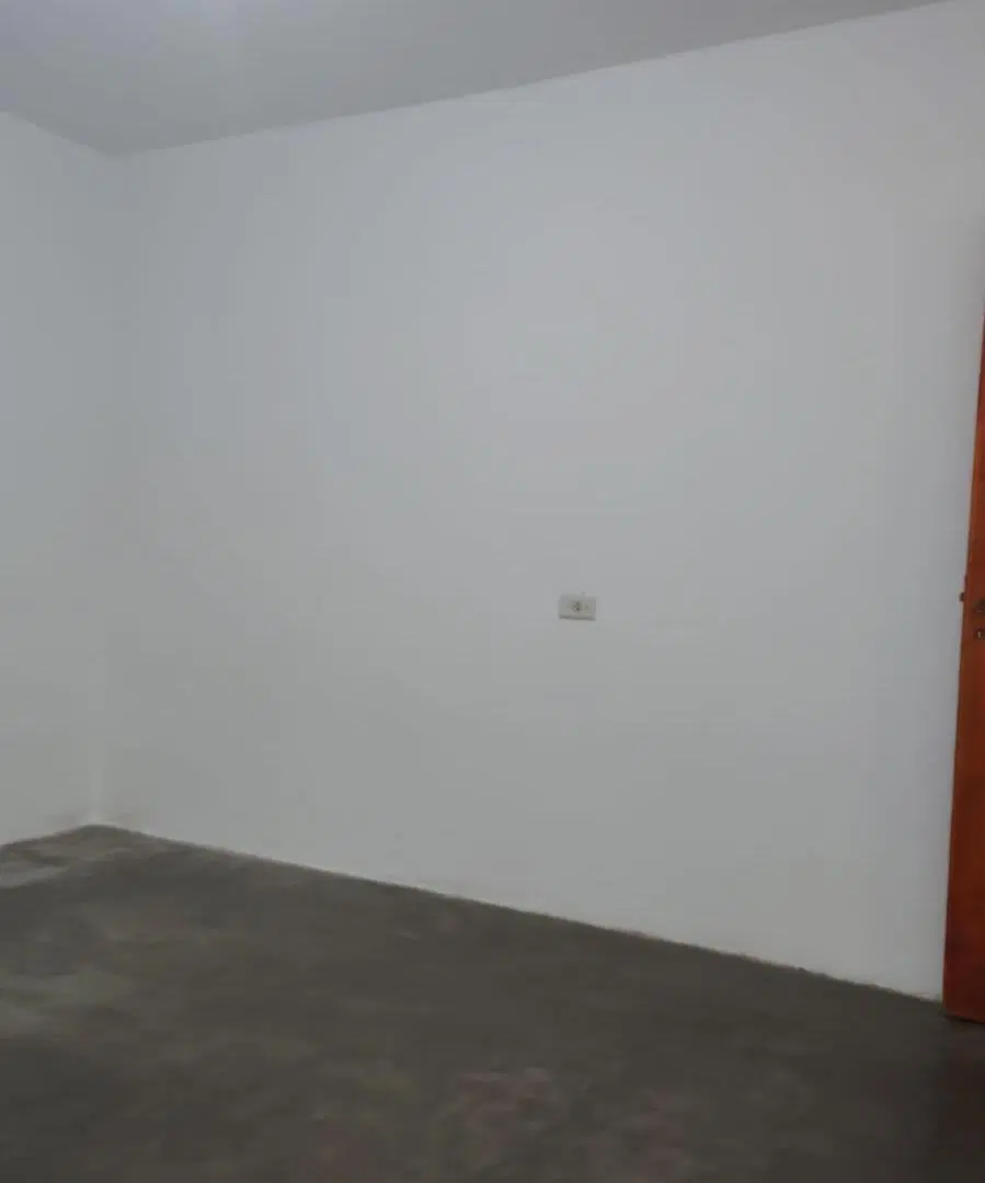 ALQUILO CASA DOS DORMITORIOS EN BARRIO URQUIZA 5