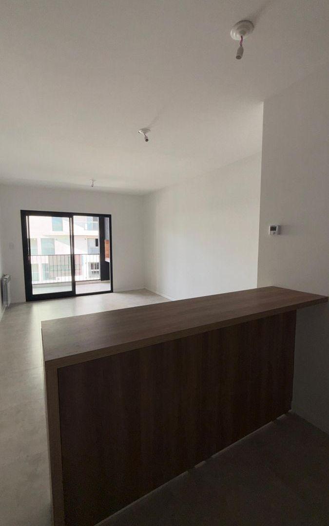 Foto de Alquiler anual, 2 dormitorios, centro con balcon a la calle!!, imagen 3