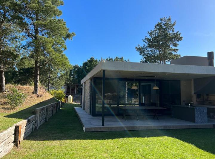 Casa en Venta y Alquiler Temporario en Costa Esmeralda barrio Deportivo 2 4