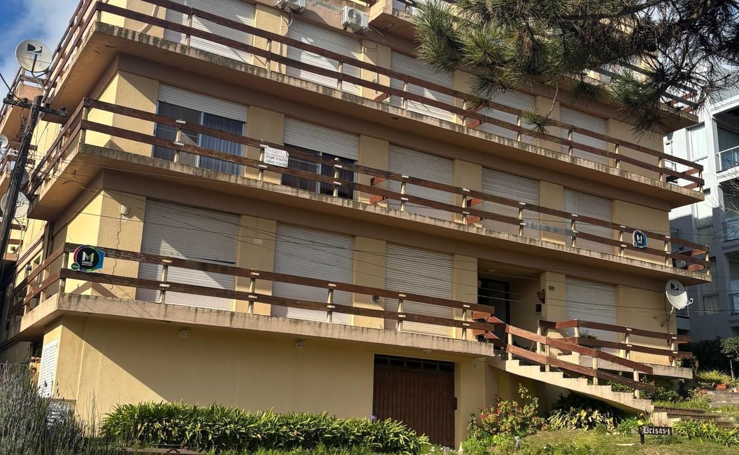 Departamento en Venta en Pinamar a Metros de La Playa 3 ambientes