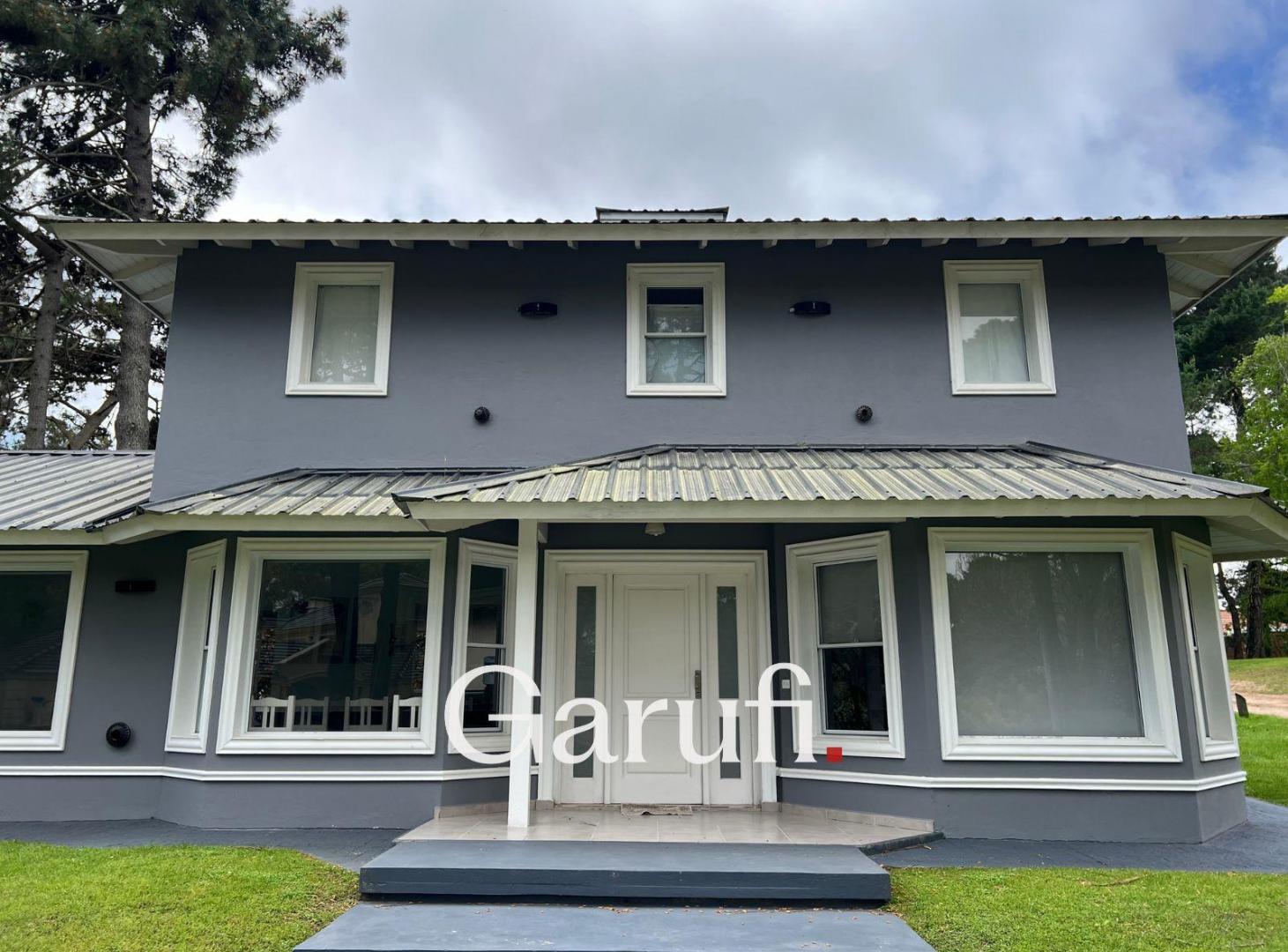 Casa en venta en Pinamar en barrio Golf Viejo