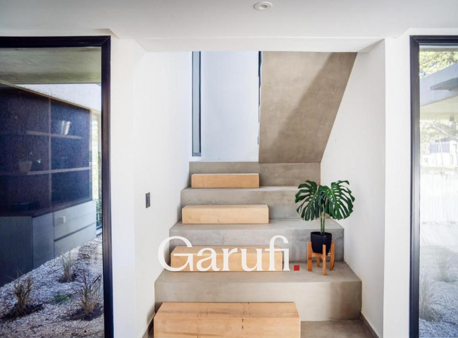 Foto de Casa en venta en Pinamar barrio Pioneros, imagen 1