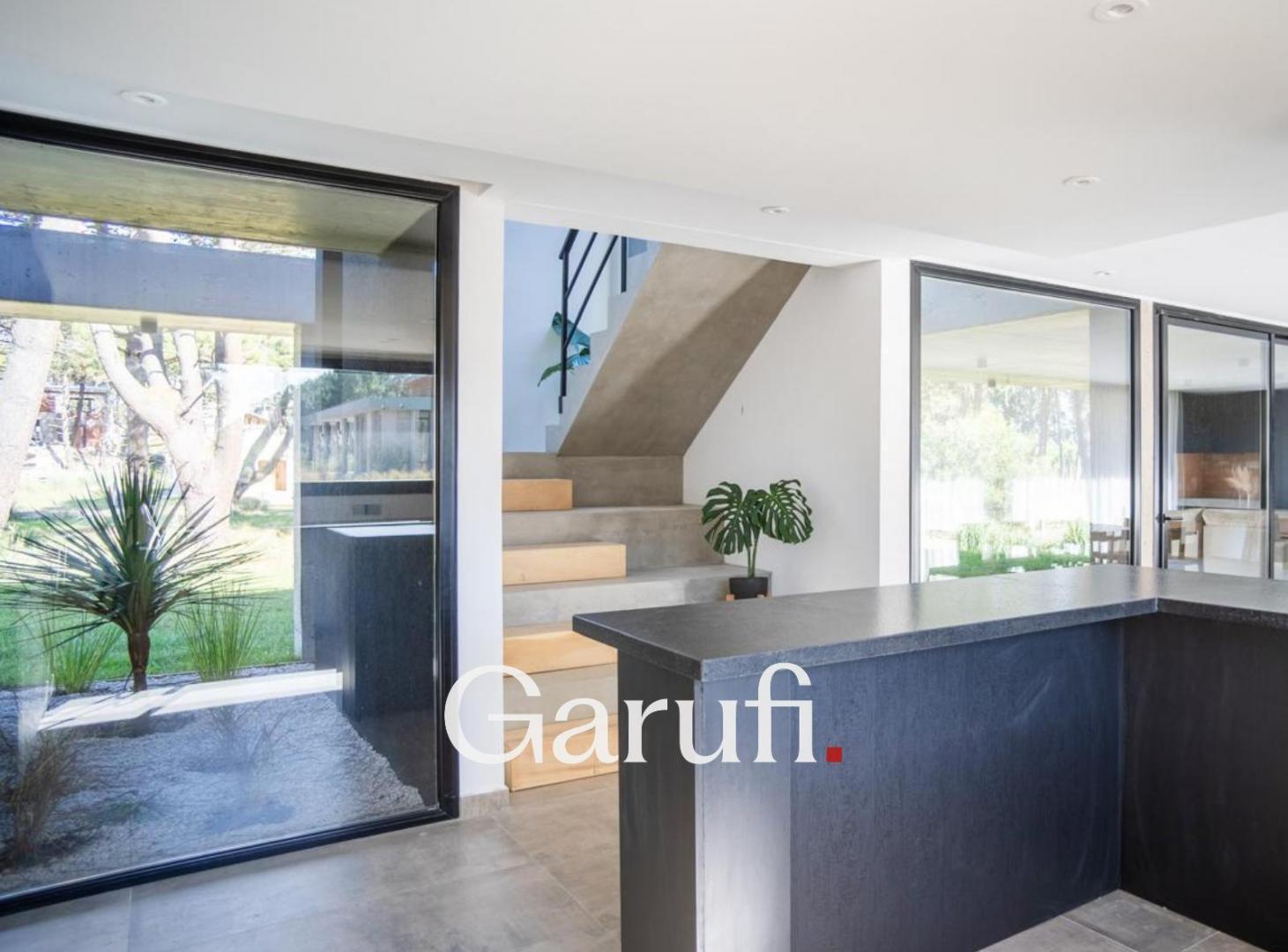 Foto de Casa en venta en Pinamar barrio Pioneros, imagen 2
