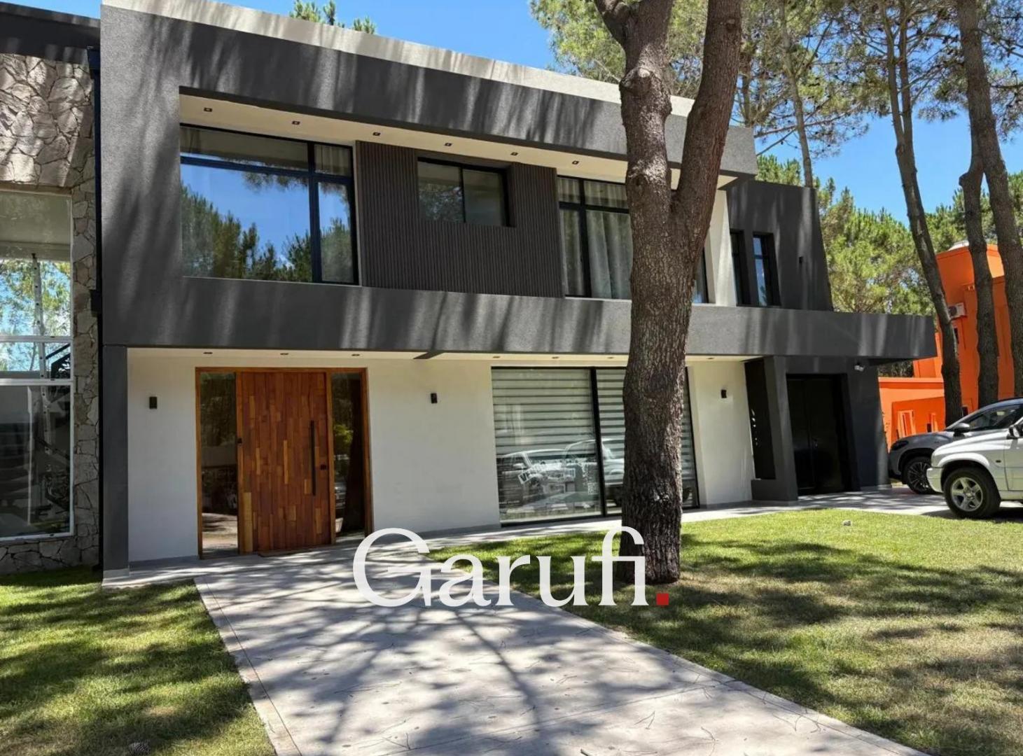Casa en Venta en La Herradura a estrenar piscina climatizada