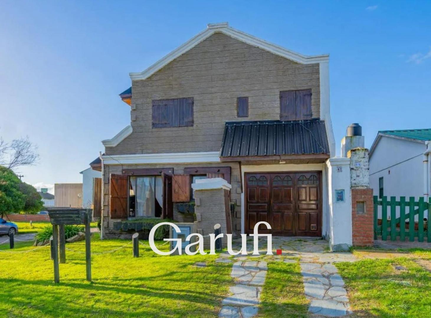 Foto de Casa en Venta en Santa Clara del Mar con vista al mar, imagen 1