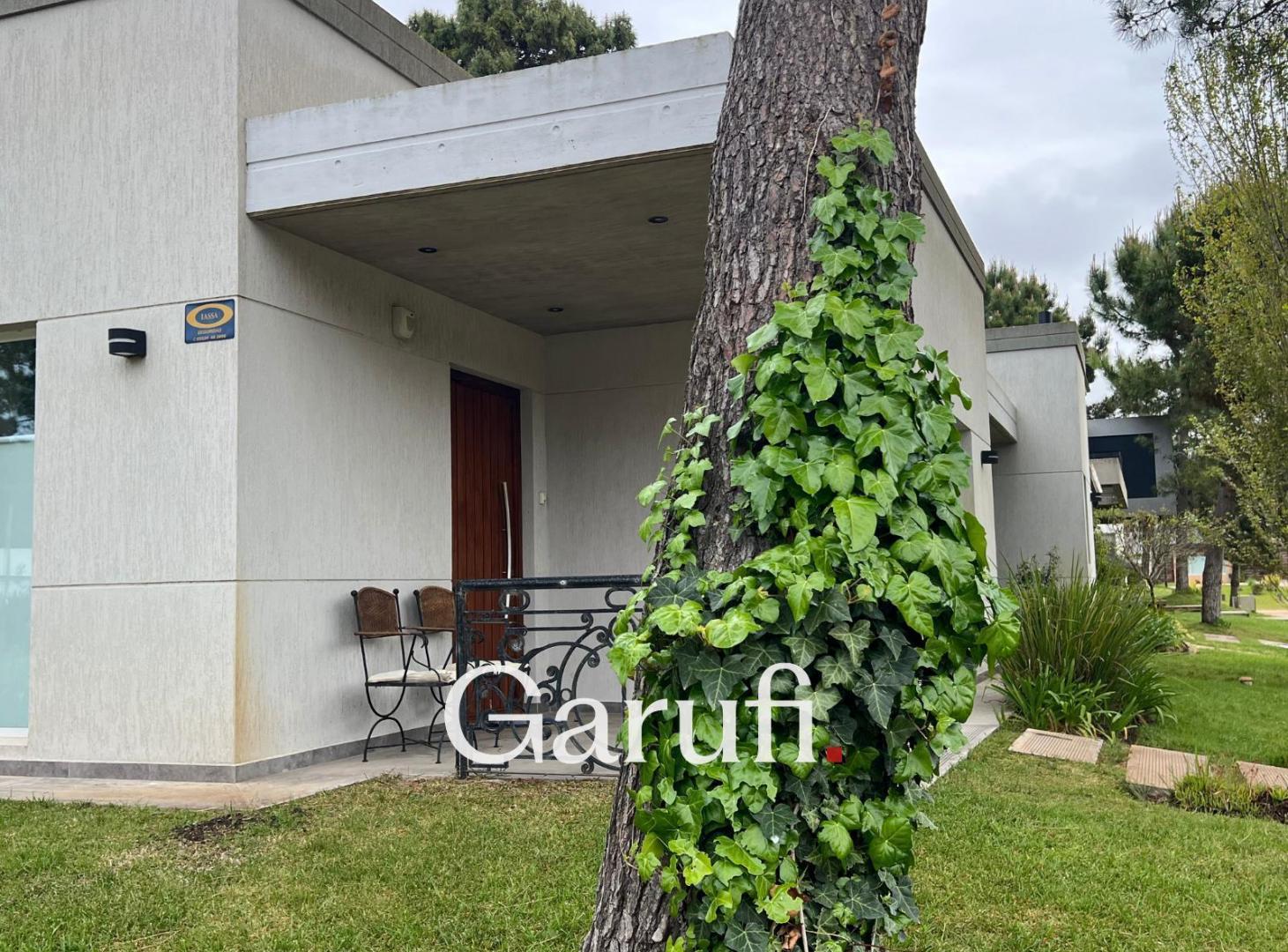 Foto de Casa en Venta en Pinamar barrio Alamos 2 con permuta, imagen 3