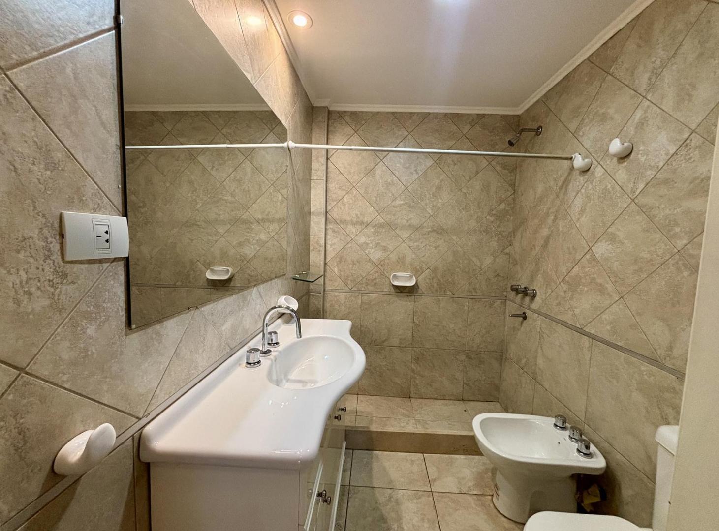 Foto de Departamento en alquiler - Centro Oeste, imagen 2